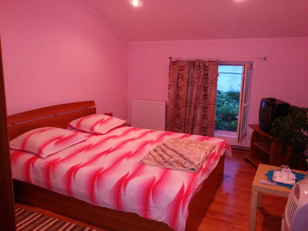 Pension Casa Anadam Băile Herculane Cameră foto